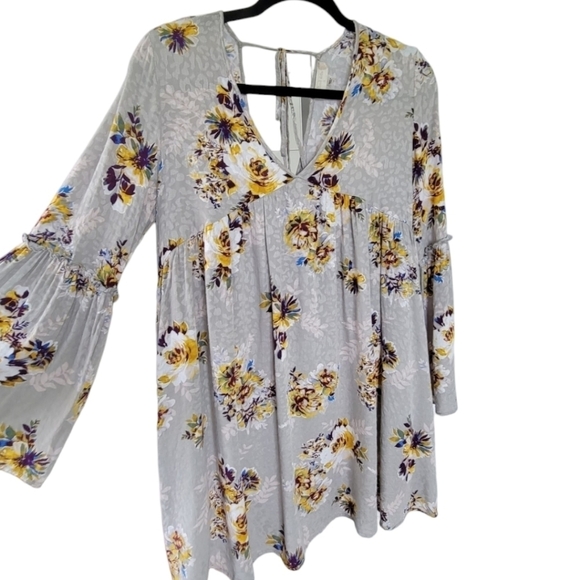 Altar’d State Bell Sleeve Boho Floral Tunic Mini Dress S Grey Fairy Garden Girl - Picture 2 of 13